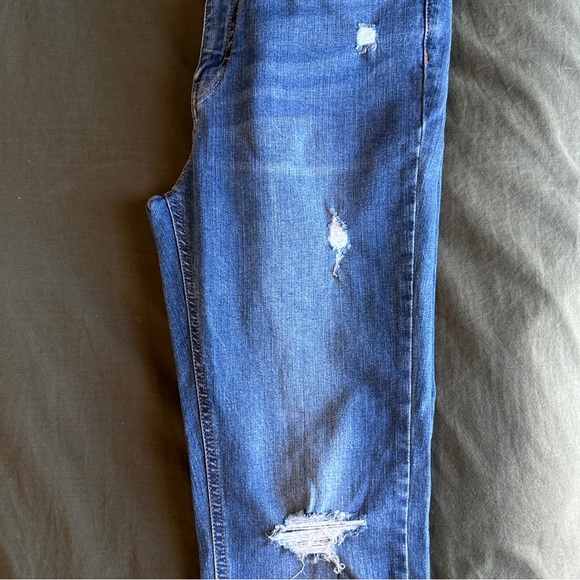 High Rise Ripped Jeans - Picture 7 of 8